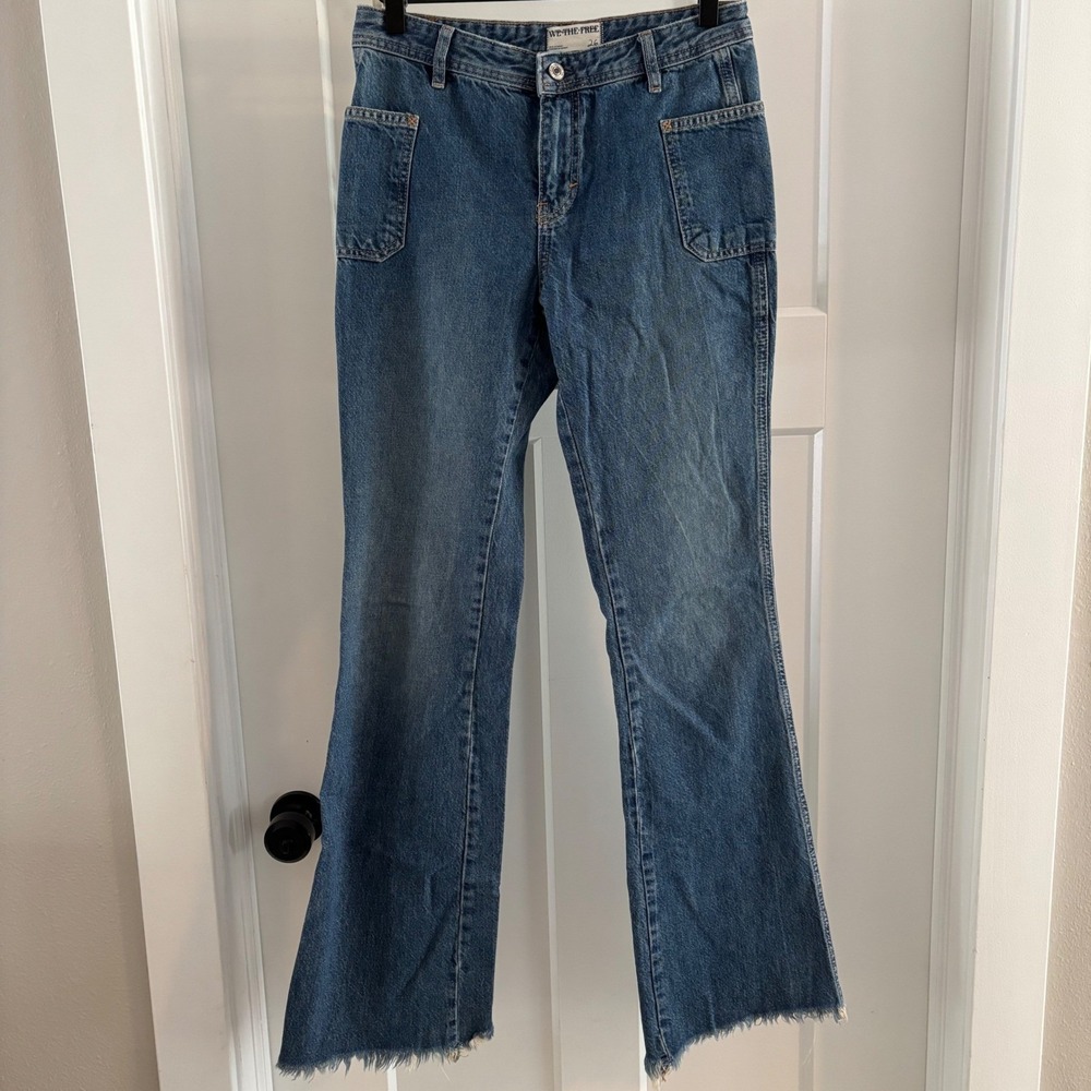 Free People We the Free Izzy Low Rise Flare Jeans 26 Frayed Hem Med Wash Denim